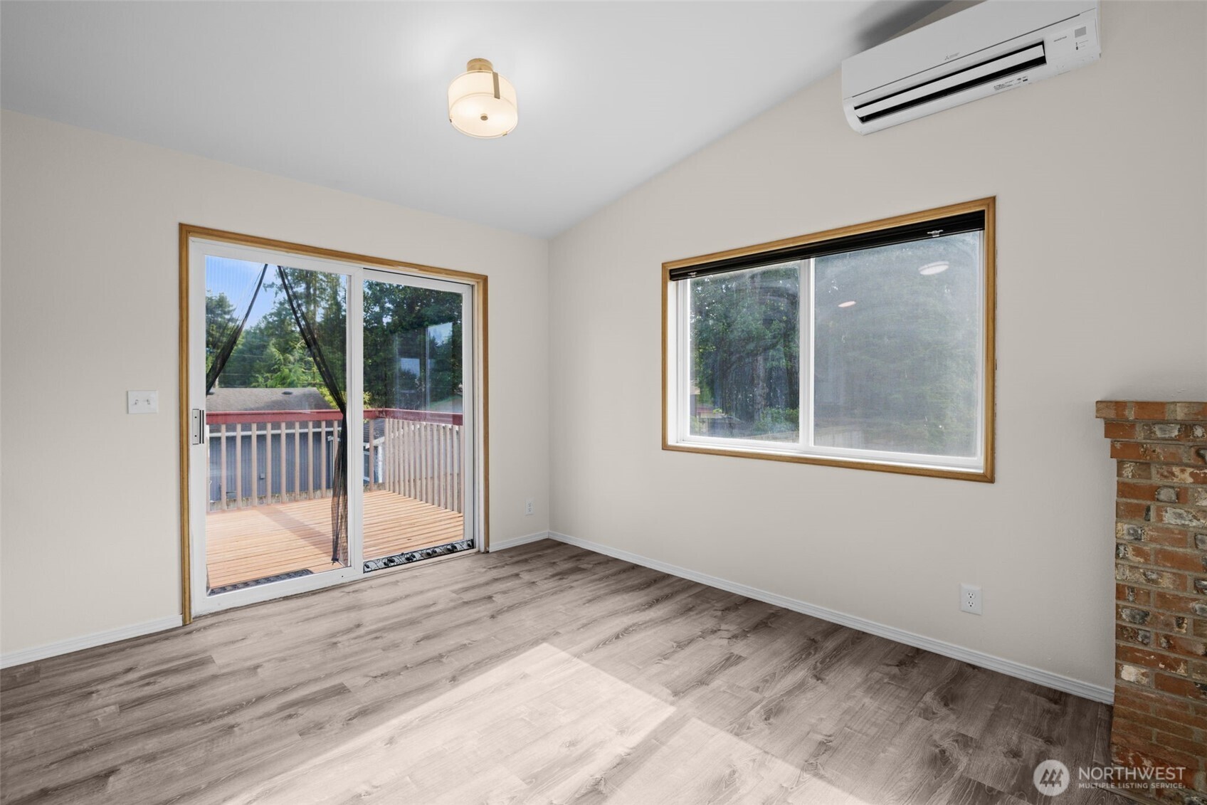 2233 NW Clinton Avenue Poulsbo WA 98370