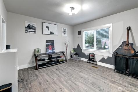1615 208th Street SE Bothell WA 98012