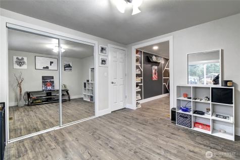 1615 208th Street SE Bothell WA 98012