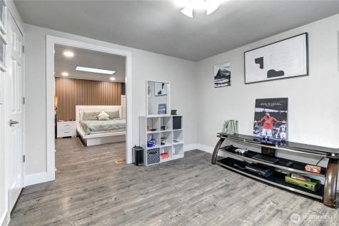 1615 208th Street SE Bothell WA 98012