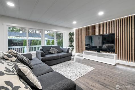 1615 208th Street SE Bothell WA 98012