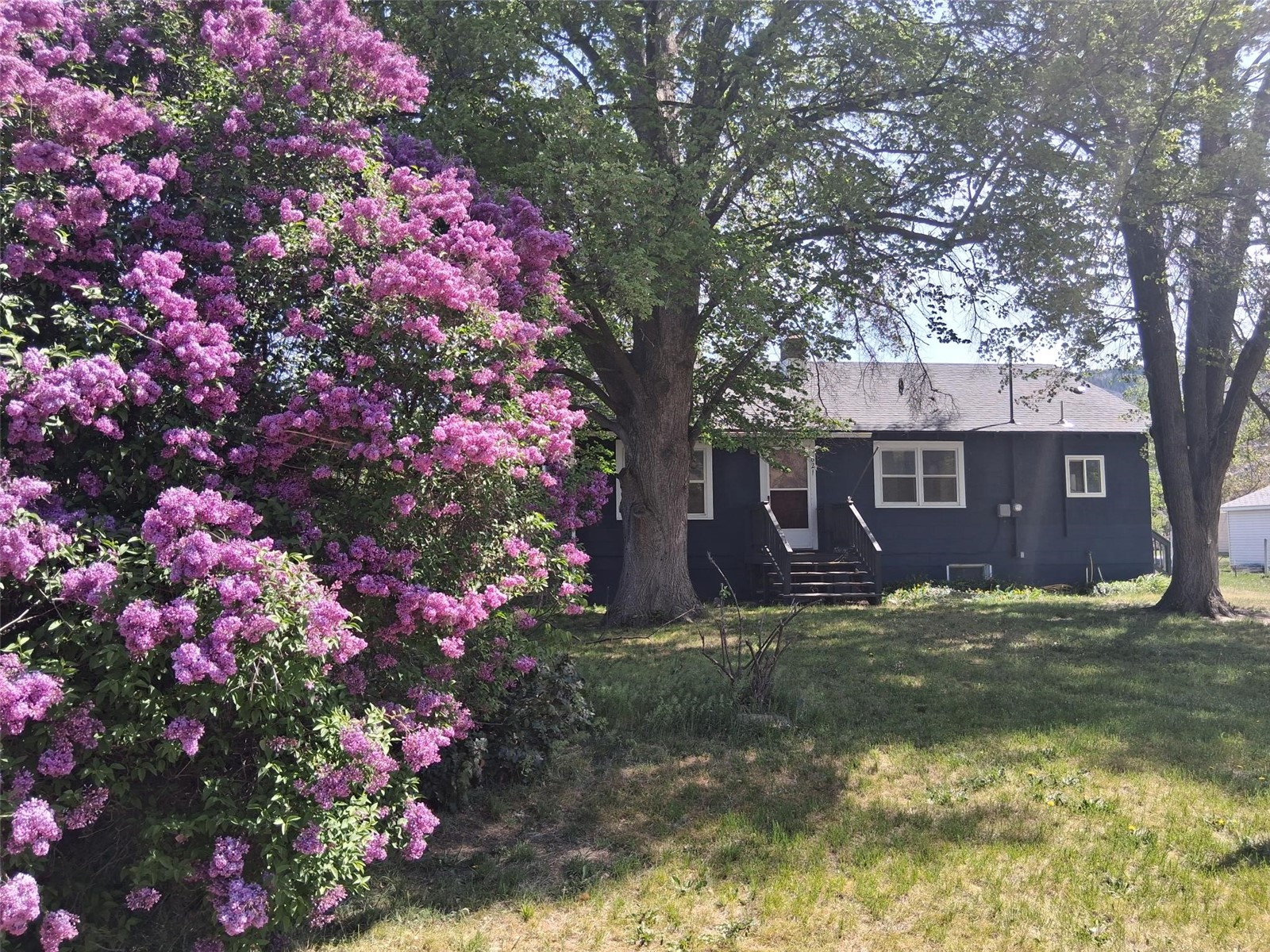 621 Juniper Oroville WA 98844