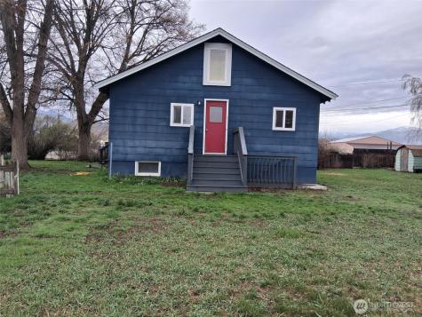621 Juniper Oroville WA 98844