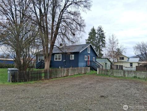 621 Juniper Oroville WA 98844