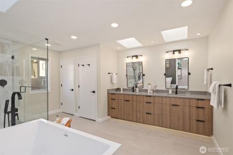 3711 Lake Washington Boulevard N Renton WA 98056