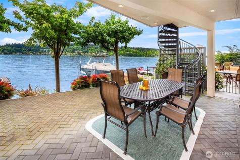 3711 Lake Washington Boulevard N Renton WA 98056