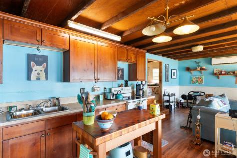 17546 Tonkon View Lane La Conner WA 98257