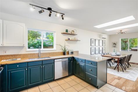 10242 3rd Avenue Sw Seattle WA 98146