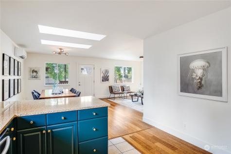 10242 3rd Avenue Sw Seattle WA 98146