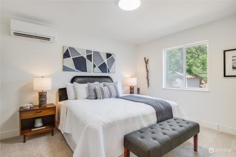 10242 3rd Avenue Sw Seattle WA 98146