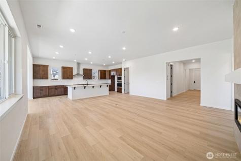 913 Sawyer Avenue Buckley WA 98321