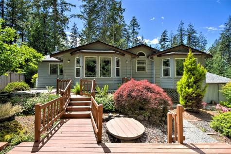 10 E Lakeland Way Allyn WA 98524