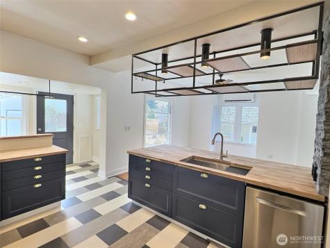 514 S 48 Street Tacoma WA 98408