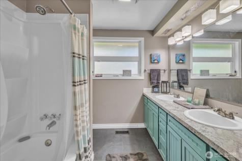829 Maplewood Avenue Kent WA 98030