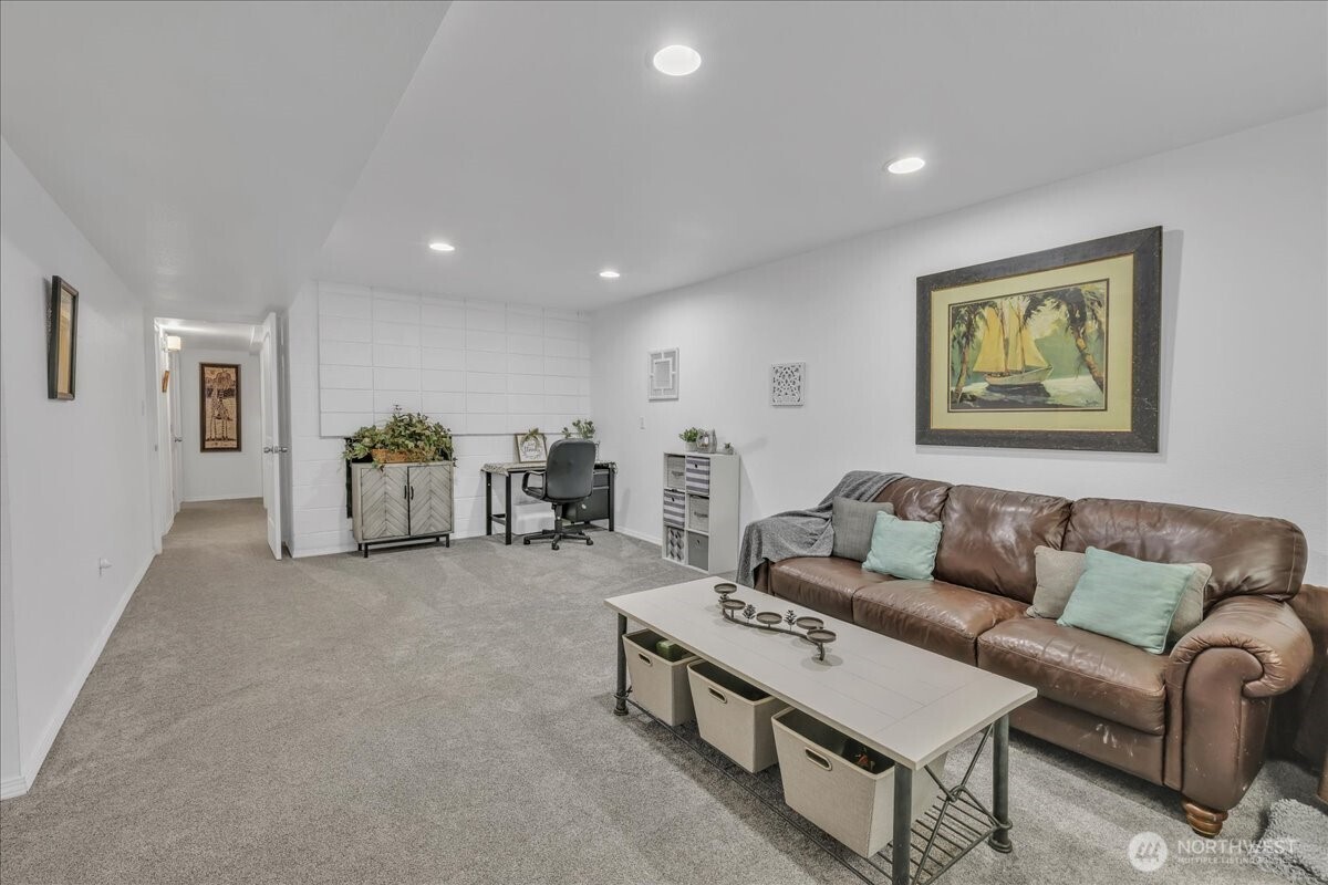 829 Maplewood Avenue Kent WA 98030