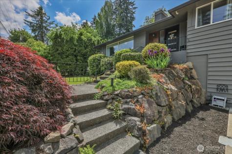 829 Maplewood Avenue Kent WA 98030