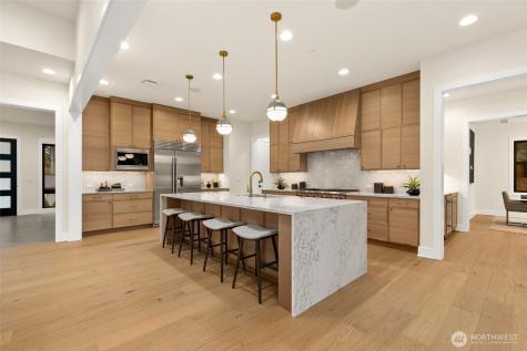 836 130th Avenue NE Bellevue WA 98005