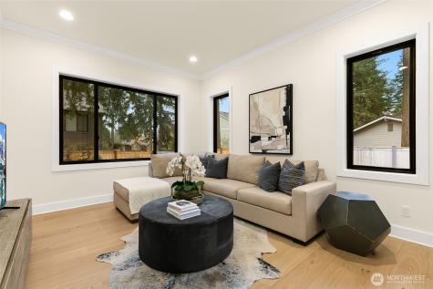 836 130th Avenue NE Bellevue WA 98005