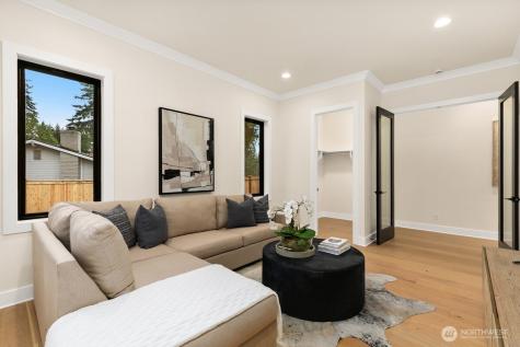 836 130th Avenue NE Bellevue WA 98005
