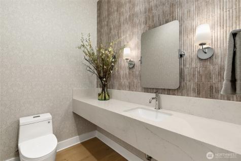 836 130th Avenue NE Bellevue WA 98005