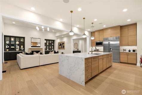 836 130th Avenue NE Bellevue WA 98005