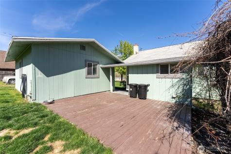 6 Salam Lane Oroville WA 98844