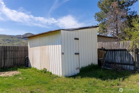 6 Salam Lane Oroville WA 98844