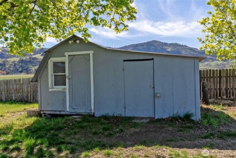 6 Salam Lane Oroville WA 98844