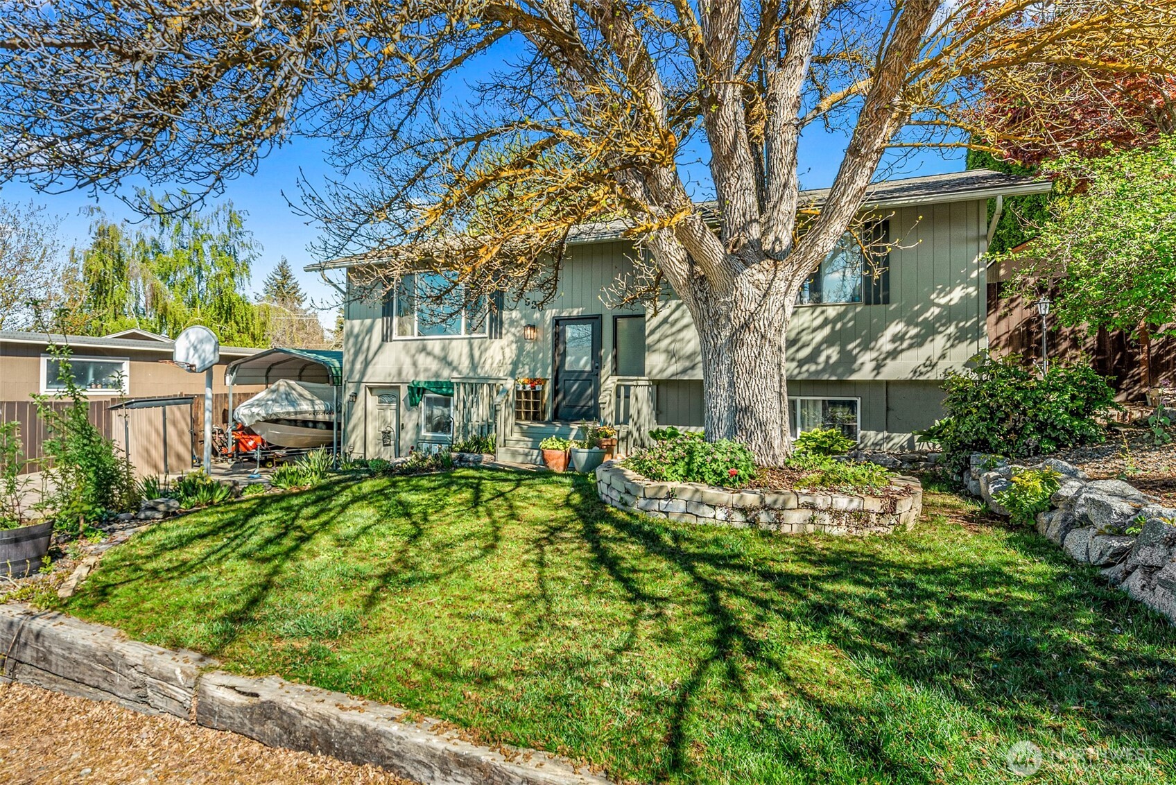 520 Lacey Place NE East Wenatchee WA 98802