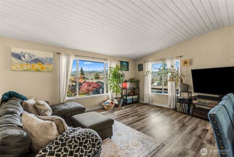 520 Lacey Place NE East Wenatchee WA 98802