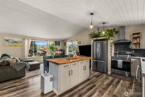 520 Lacey Place NE East Wenatchee WA 98802