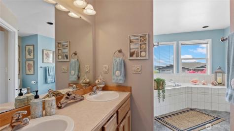 1042 Shorecrest Place Camano Island WA 98282