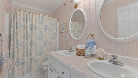 1042 Shorecrest Place Camano Island WA 98282