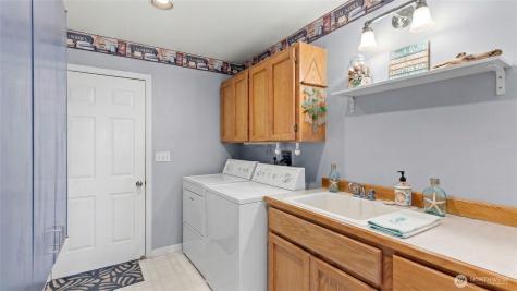 1042 Shorecrest Place Camano Island WA 98282
