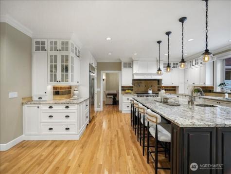6158 162nd Place SE Bellevue WA 98006