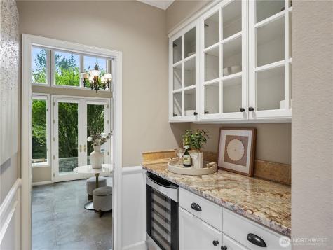 6158 162nd Place SE Bellevue WA 98006