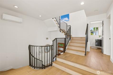 1428 Palm Avenue SW Seattle WA 98116