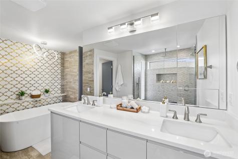 1428 Palm Avenue SW Seattle WA 98116