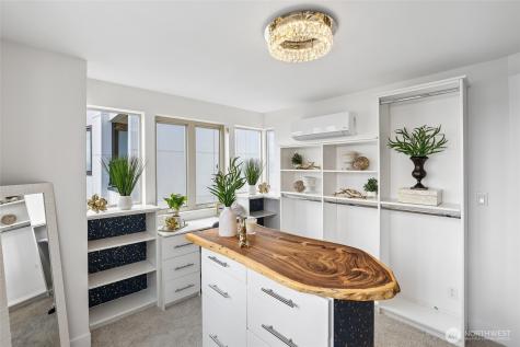 1428 Palm Avenue SW Seattle WA 98116