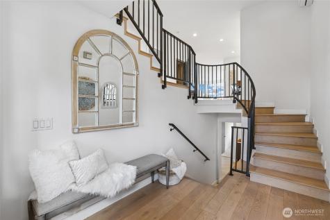 1428 Palm Avenue SW Seattle WA 98116