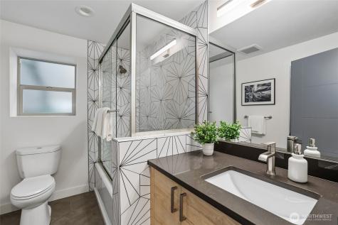 1428 Palm Avenue SW Seattle WA 98116