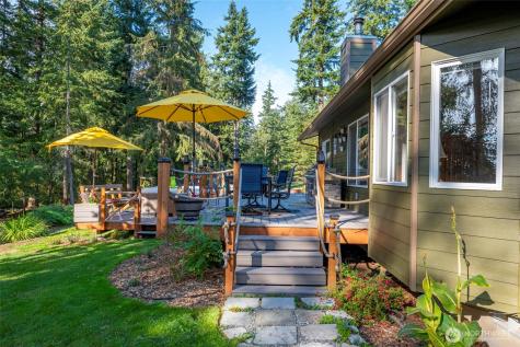 985 Lyndean Lane Oak Harbor WA 98277