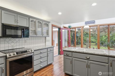 90 Oak Shore Drive Port Townsend WA 98368