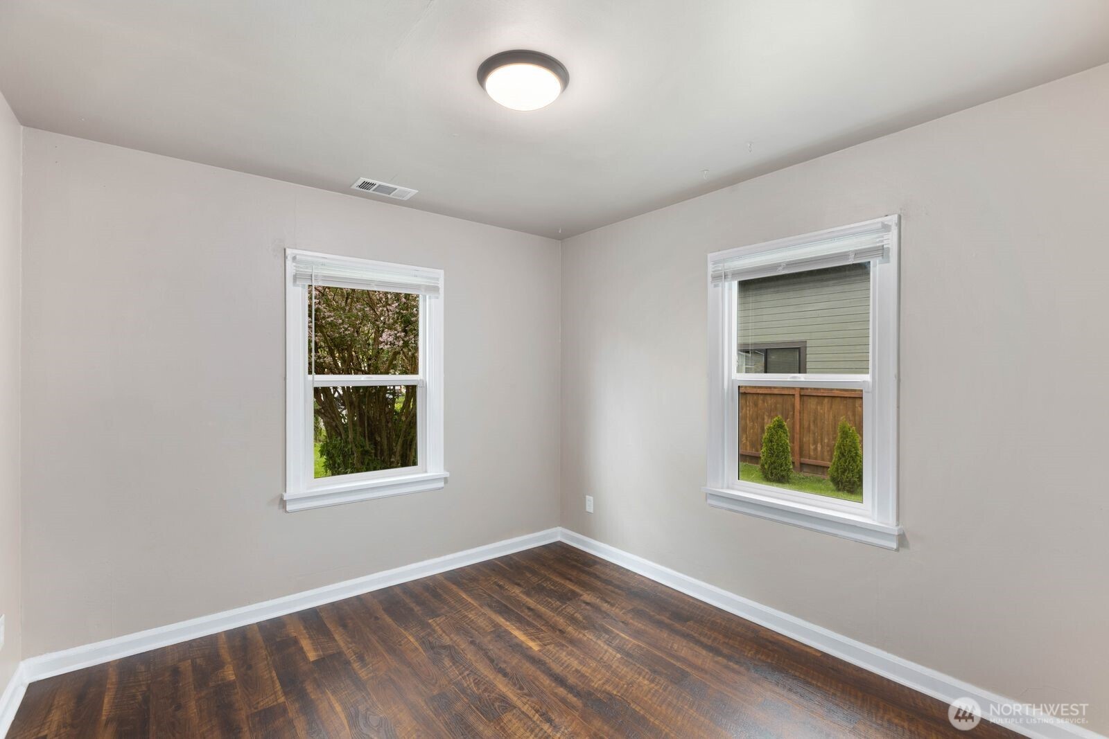 1009 E Orange Avenue Burlington WA 98233