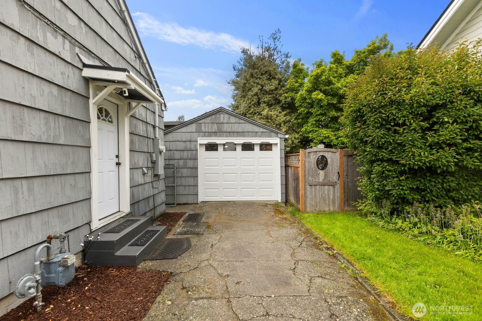 1009 E Orange Avenue Burlington WA 98233
