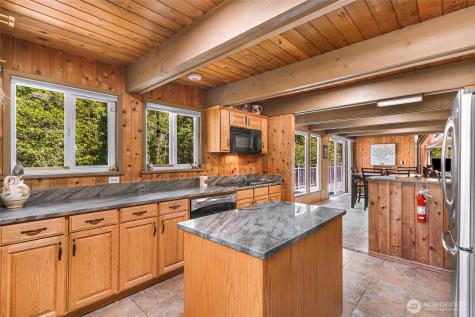 1418 E Blackburn Road Mount Vernon WA 98274