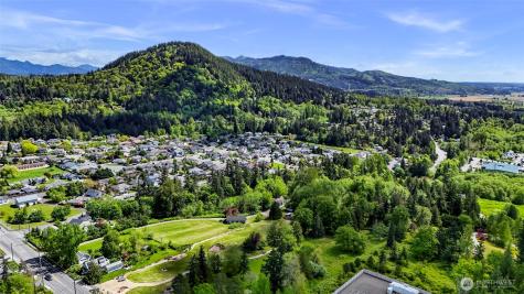 1418 E Blackburn Road Mount Vernon WA 98274