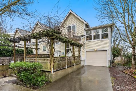 6726 35th Place S Seattle WA 98118