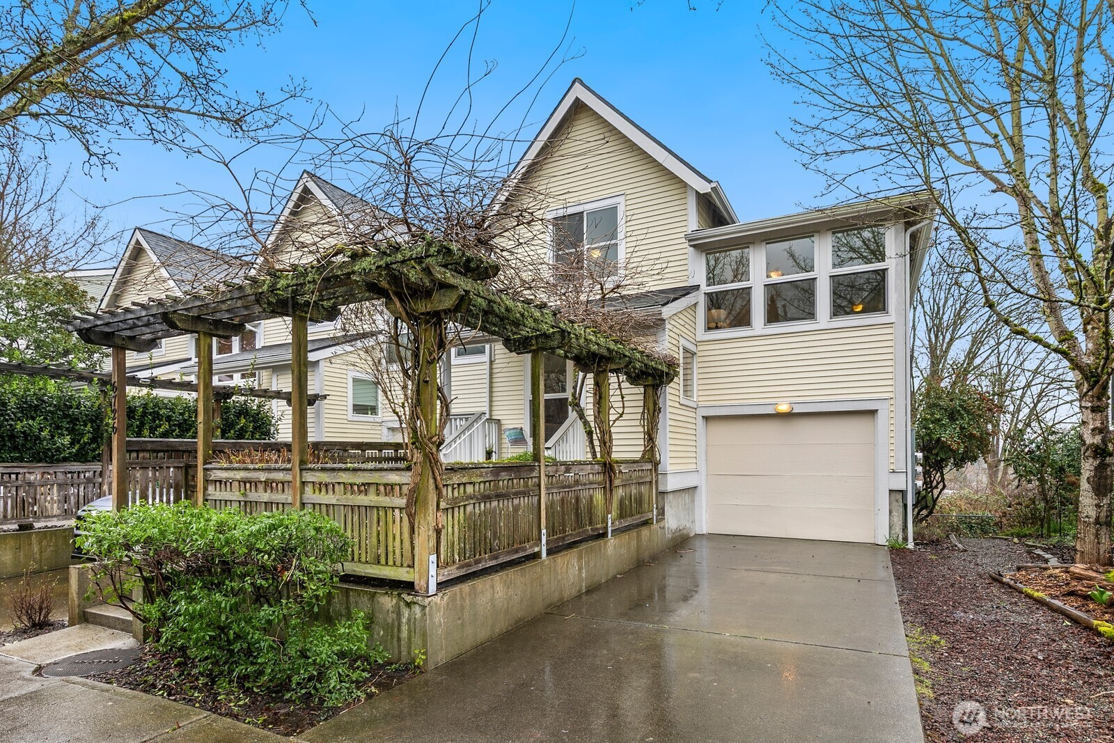 6726 35th Place S Seattle WA 98118