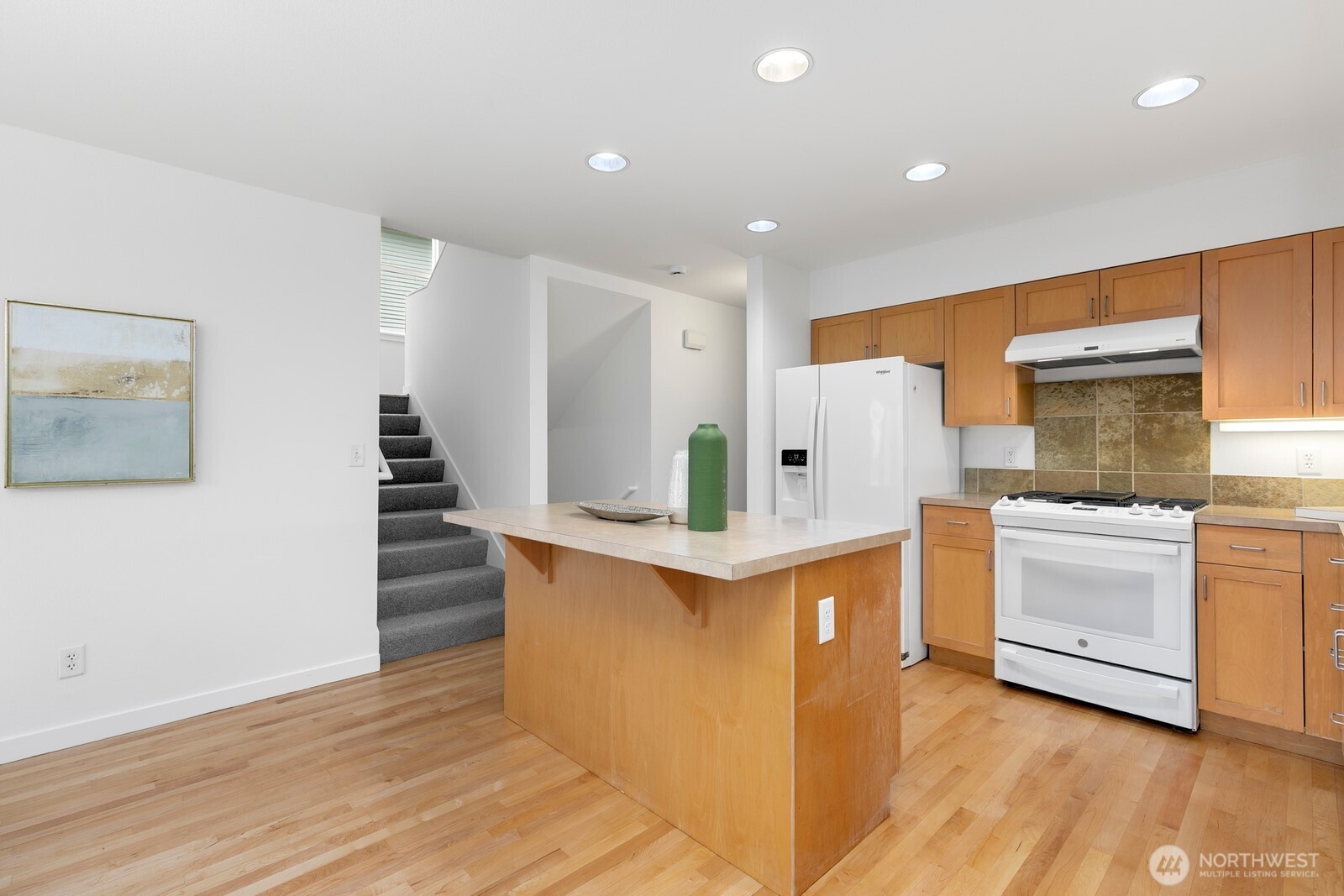 6726 35th Place S Seattle WA 98118